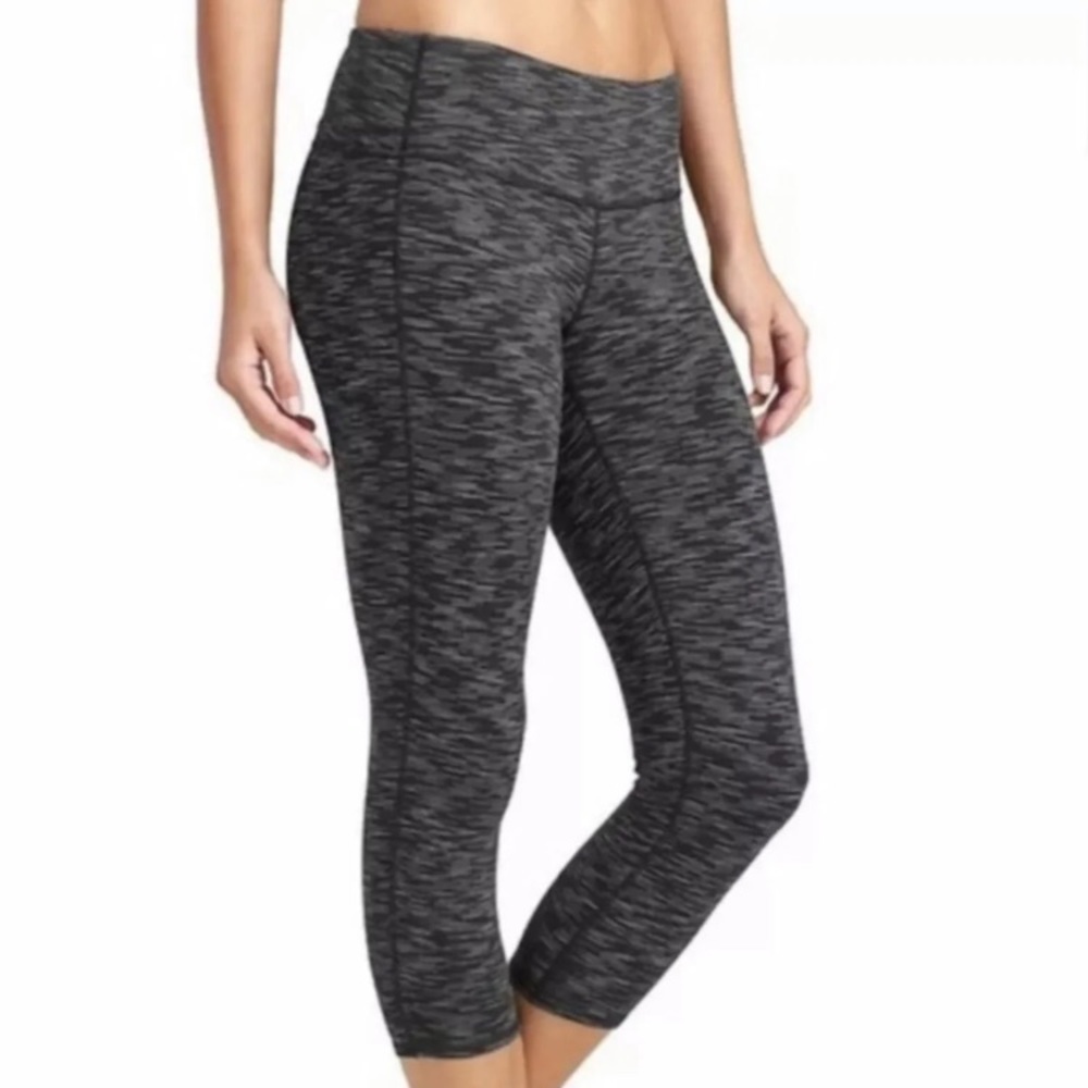 Athleta energy chaturanga mid rise capri